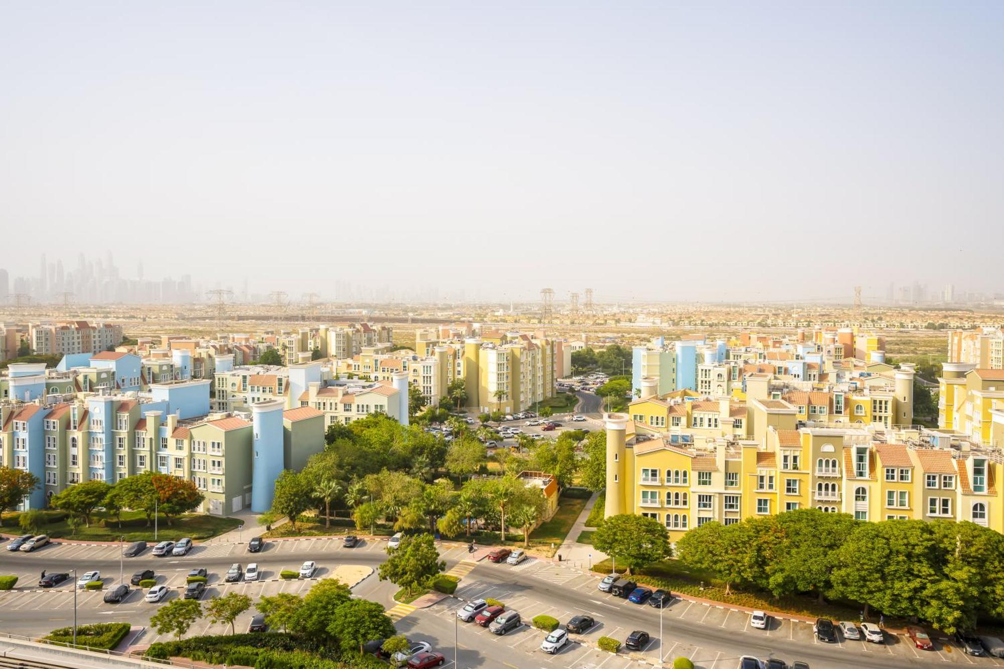 Homesgetaway -spacious 1br In Pearlz By Danube Apartment