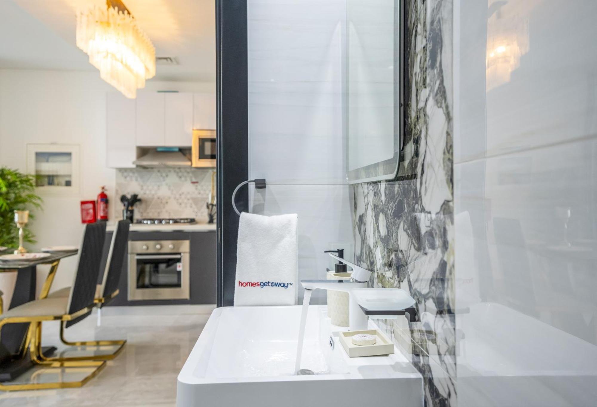 Homesgetaway -spacious 1br In Pearlz By Danube * Dubai