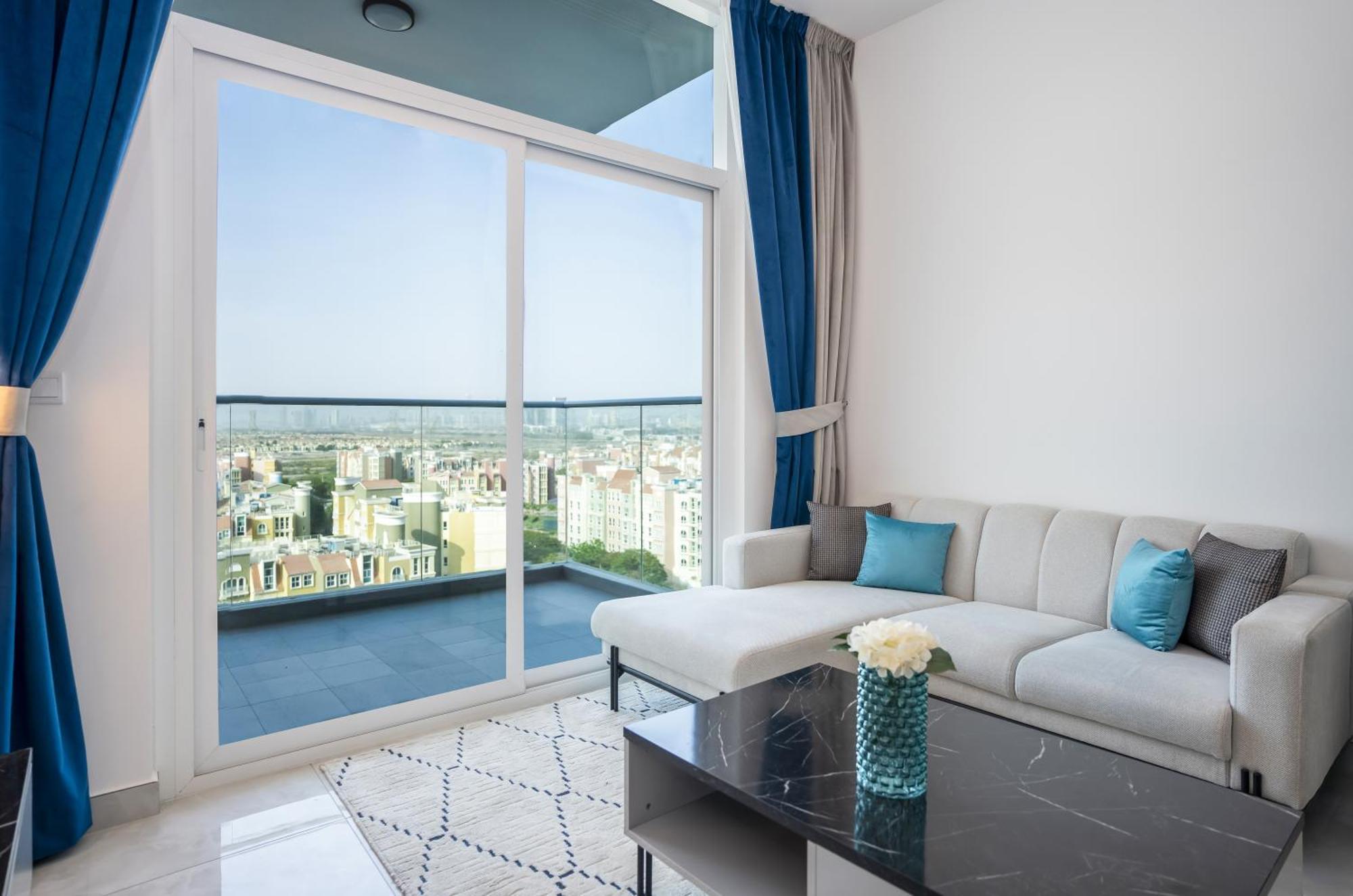 Homesgetaway -spacious 1br In Pearlz By Danube Apartment