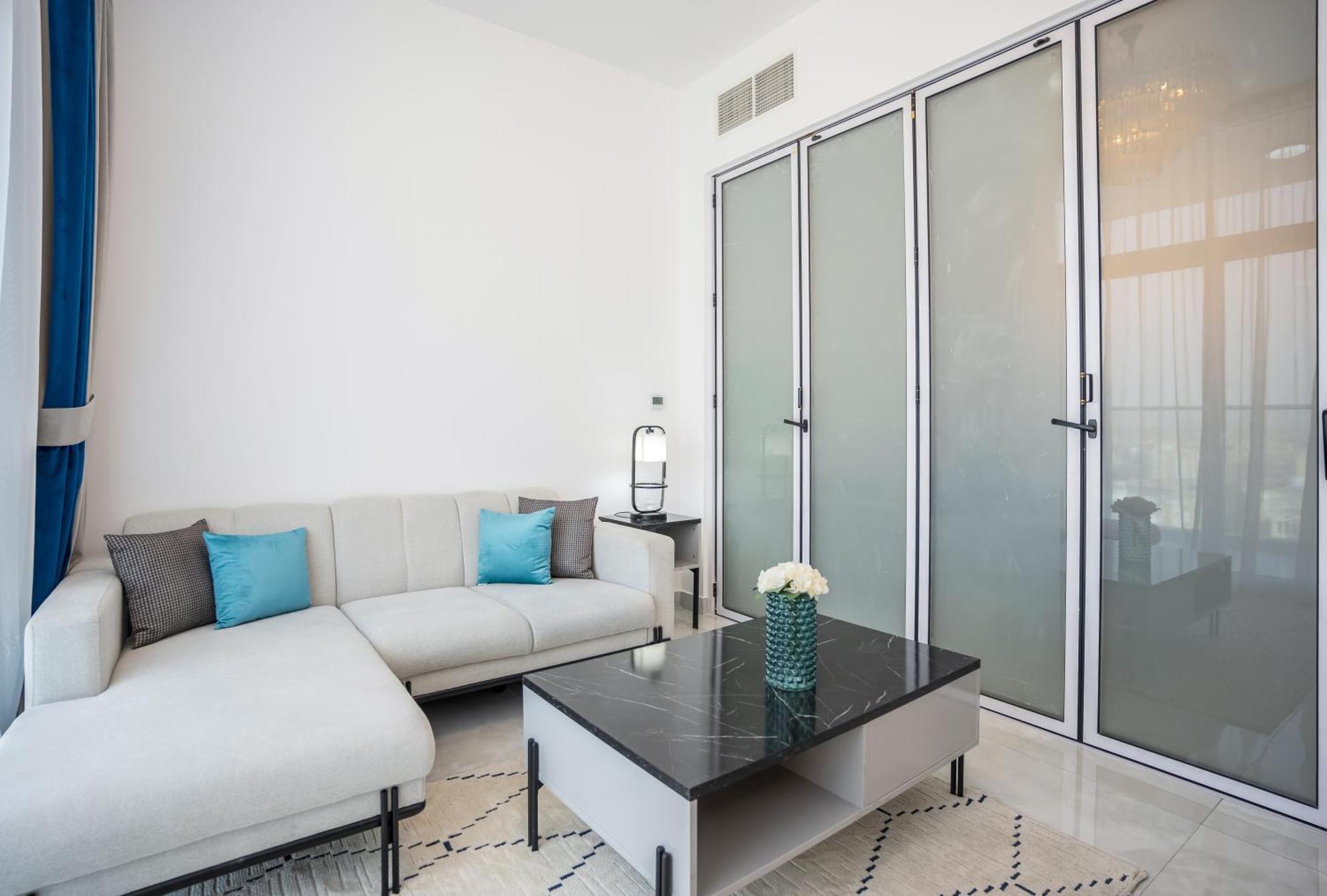 Homesgetaway -spacious 1br In Pearlz By Danube Apartment