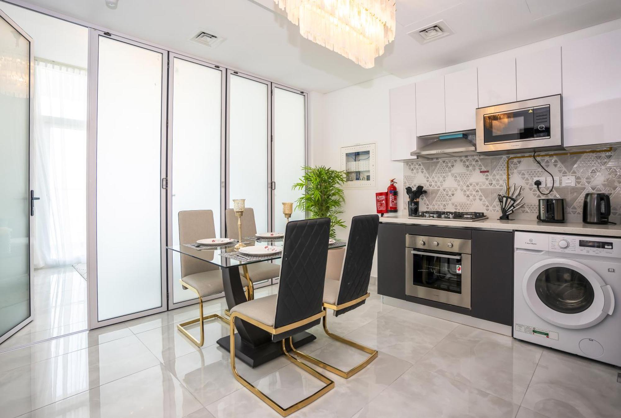 Apartment Homesgetaway -spacious 1br In Pearlz By Danube Dubai