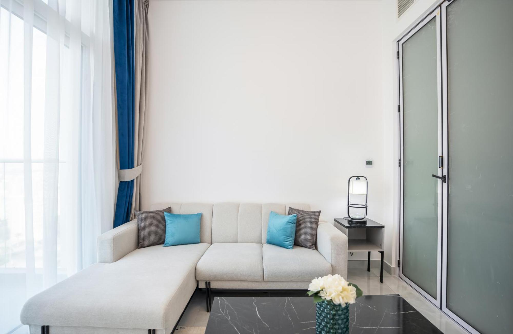Homesgetaway -spacious 1br In Pearlz By Danube Apartment *