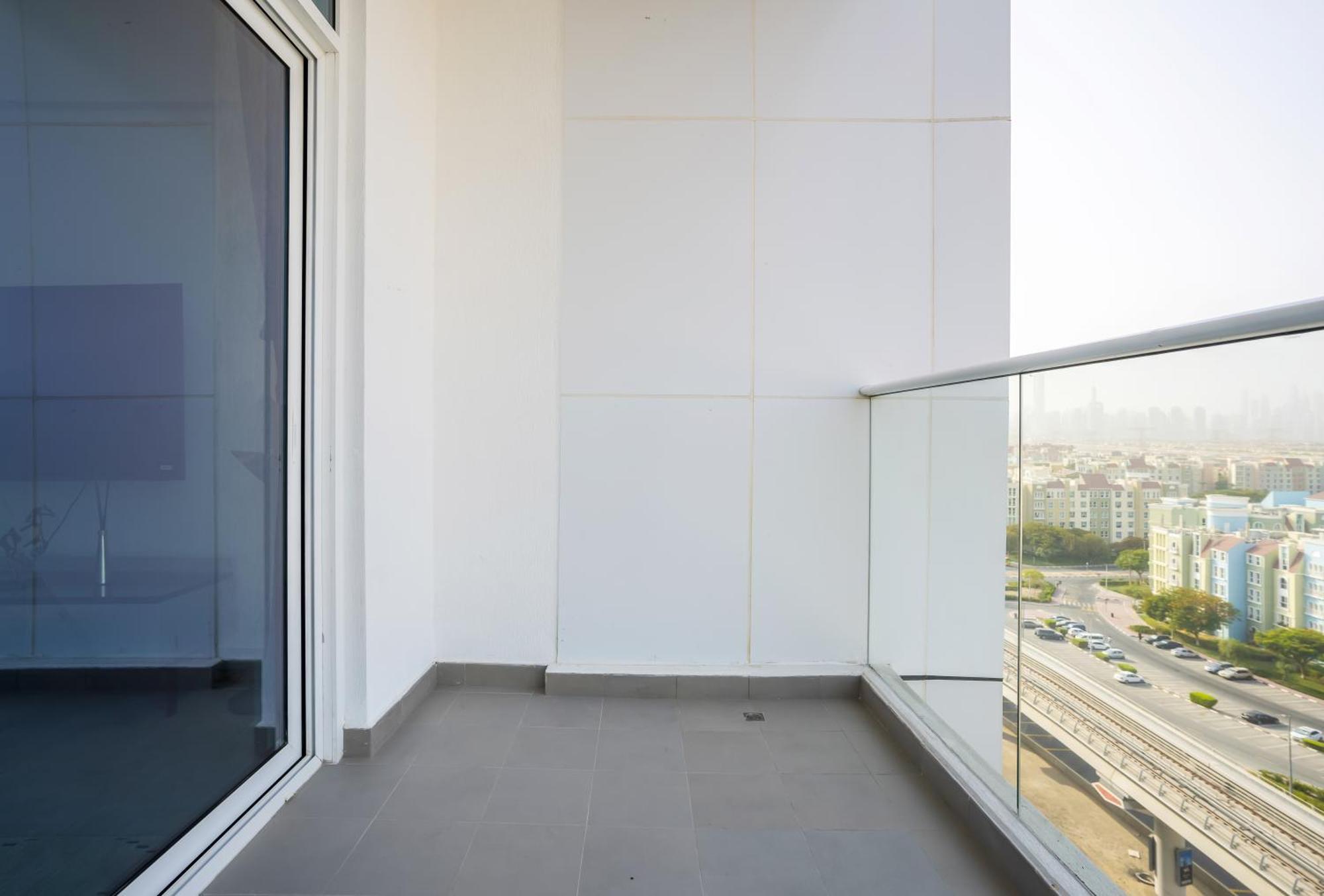 Apartment Homesgetaway -spacious 1br In Pearlz By Danube Dubai